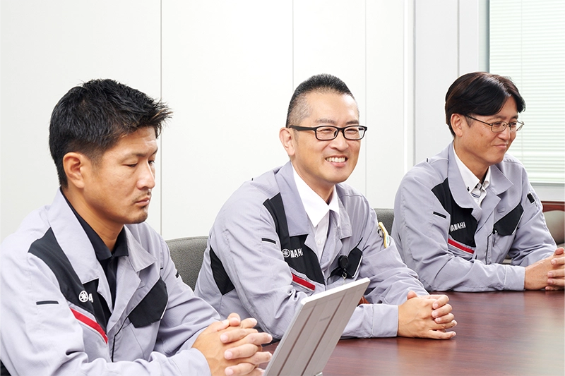 ヤマハ発動機鈴木氏、中野氏、岡田氏の写真