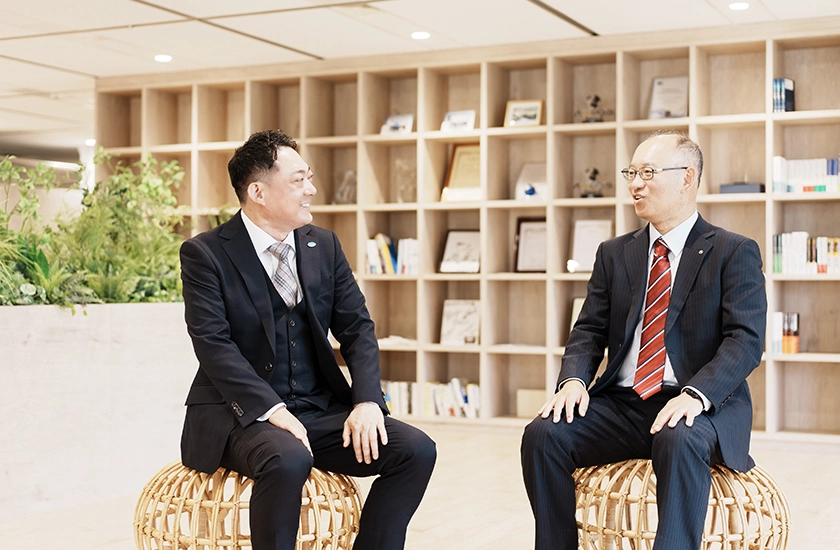 AKKODiS森本と日本電信電話 荒金氏