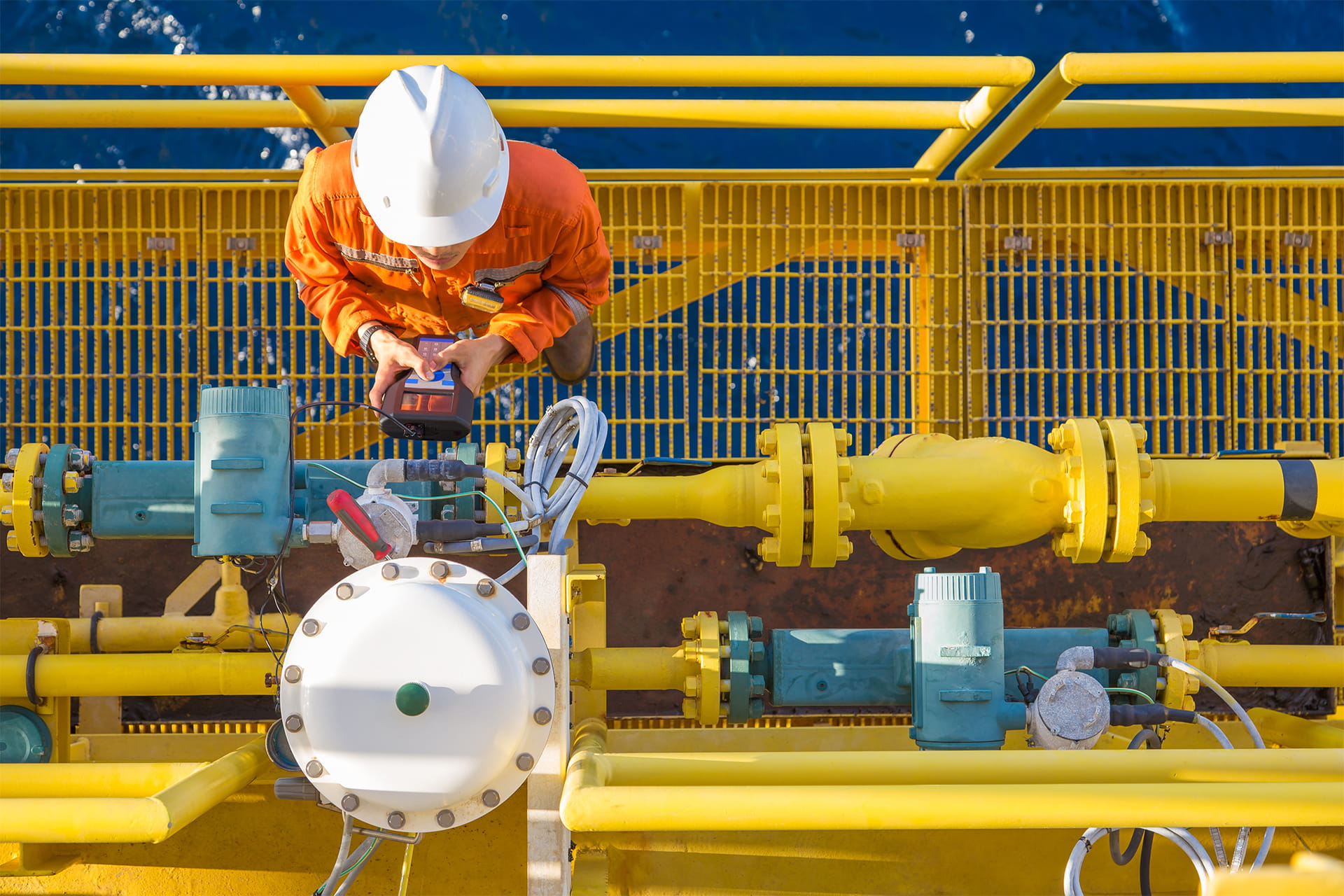 Photo of pipe support engineer Photo of pipe support engineer