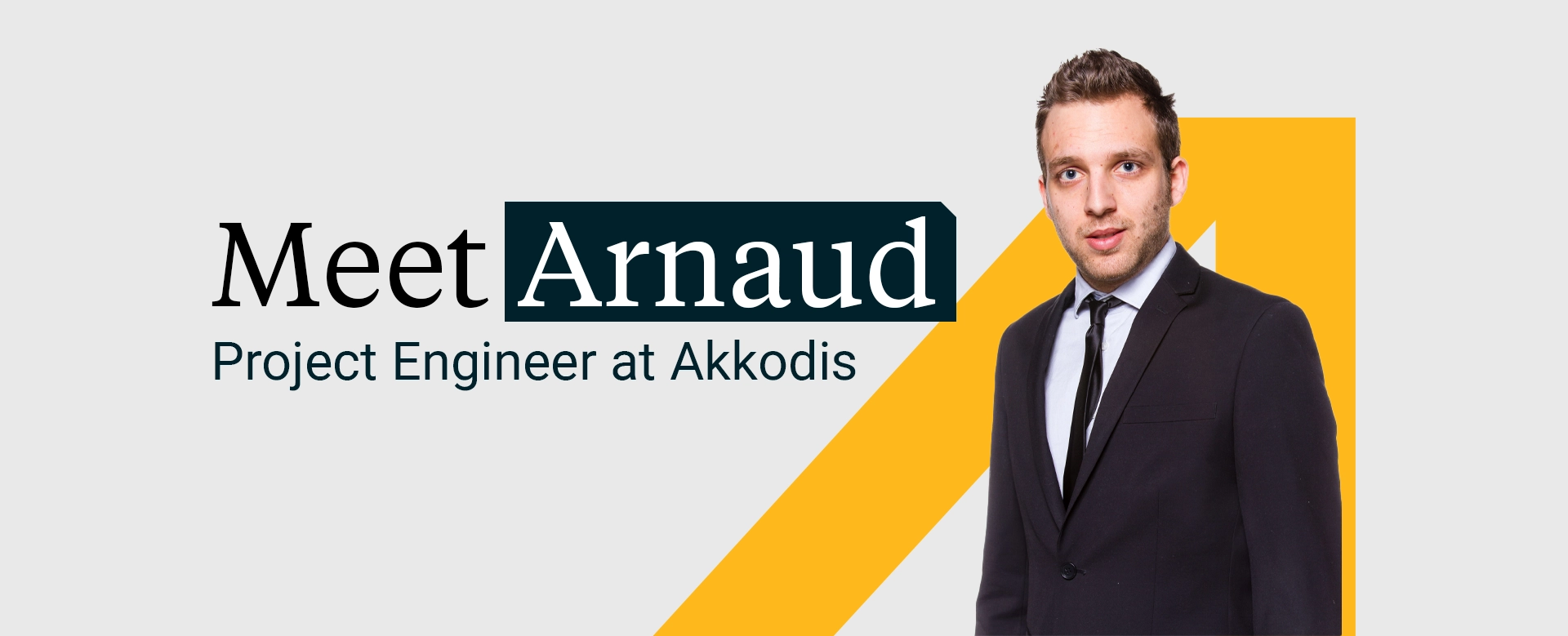 Arnaud, Project Engineer at Akkodis, smiling in a client facility