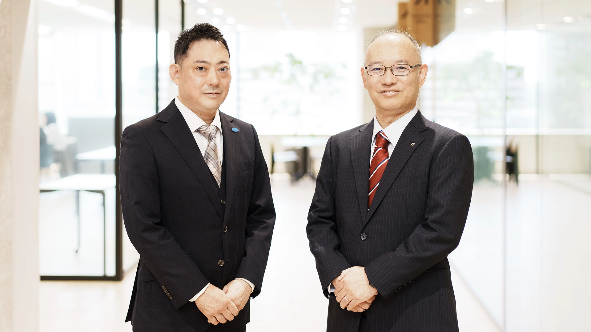 新しい情報インフラとしてのIOWN®。その社会実装を推し進めるために【NTT 荒金陽助氏 × AKKODiS 森本直彦 対談】